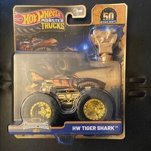 Hot Wheels Monster Truck Trophy Champions Gold HW Tiger Shark